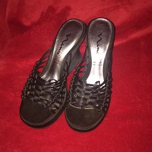 NINA AFTER DARK BLACK STRAPLESS WEDGES